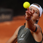 Las semifinales de la Copa Colsanitas Colsubsidio tendrán presencia colombiana, gracias a Emiliana Arango, quien se impuso en los cuartos de final a la estadounidense Varvara Lepchenko por 6-4 y 6-3 en una hora y 19 minutos.