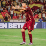 En el partido aplazado de la fecha 10 del Torneo Apertura de la Liga BetPlay, Deportes Tolima y Santa Fe igualaron 2-2 en un compromiso cargado de emociones en el estadio Manuel Murillo Toro.@cdtolima