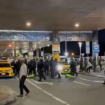 La Unidad de Diálogo y Mantenimiento del Orden (UNDMO) actuó este miércoles contra los taxistas que se estaban manifestando en el aeropuerto El Dorado por la regulación de aplicaciones móviles.