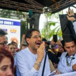 El candidato presidencial del Pacto Histórico Iván Cepeda señaló que en su gobierno “el combate contra la corrupción será implacable, venga de donde venga, caiga quien caiga”.