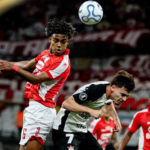 El equipo cardenal perdió 2-0 ante Corinthians en un partido que volvió a evidenciar errores defensivos.