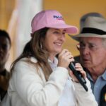 La candidata presidencial Paloma Valencia pidió desde Santa Rosa de Osos que los antioqueños convenzan al expresidente Álvaro Uribe de asumir como su ministro de Defensa en un eventual Gobierno.