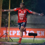 Los antioqueños lanzaron constantes centros, hasta que en el minuto 86 Yony González, después de una serie de rebotes, logró poner el 1-0 final.@DIM_Oficial