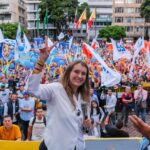 Paloma Valencia en la Plaza de Bolívar de Pereira defendió el liderazgo femenino, criticó con dureza al Gobierno Petro y presentó propuestas en seguridad, salud, empleo y vivienda.
