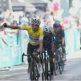 El colombiano César David Guavita (Team Best PC) resistió hoy el embate rival y se llevó el trofeo general individual de la V Edición de la Vuelta Bantrab 2026 en Guatemala.