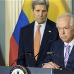 Bernie Aronson y John Kerry