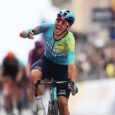 El italiano Davide Ballerini ganó hoy la sexta etapa del Giro de Italia en Nápoles
