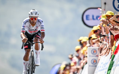 Jhonatan Narváez repitió victoria en el Giro de Italia y ya suma 3 en la edición 2026. El ecuatoriano se impuso en la fracción de 195 kilómetros entre Porcari y Chiavari, que comprendió tres premios de montaña, de los cuales dos fueron de tercera categoría y uno de segunda.