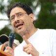 El senador y candidato del Pacto Histórico, Iván Cepeda, le respondió al expresidente Álvaro Uribe su pronunciamiento en el que calificó a Cepeda como un “apache solapado escondido en el eslogan de la paz”.