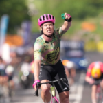 El danés Michael Valgren gana la etapa 17 en Andalo, mientras que su compatriota Jonas Vingegaard conserva la Maglia Rosa..png