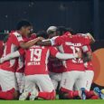 El conjunto cardenal venció 0-1 a Peñarol en Montevideo, aunque la victoria de Platense sobre Corinthians lo dejó sin opciones de clasificar a los octavos de final.