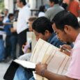 El desempleo en Colombia se ubicó en abril último en 8,8 por ciento, cifra idéntica a la alcanzada hace un año, según informó hoy el Departamento Administrativo Nacional de Estadísticas (DANE).