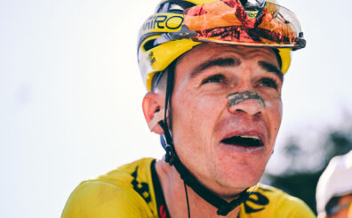 El ciclista estadounidense Sepp Kuss sorprendió hoy con su triunfo en la decimonovena etapa del Giro de Italia, con crono de 4:28:33 horas.