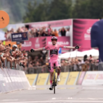 Jonas Vingegaard dejó sentenciado el Giro de Italia tras ganar la penúltima etapa, consolidando una amplia ventaja en la clasificación general antes del final en Roma.