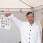 A través de un mensaje publicado en su cuenta de X, el mandatario afirmó que el denominado conteo transmitido durante la jornada electoral “no tiene fuerza vinculante”. Foto Andrea Puentes, Presidencia