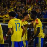 La Selección Colombia venció 3-1 a Costa Rica en su partido amistoso de despedida disputado en el Estadio El Campín de Bogotá. El equipo dirigido por Néstor Lorenzo logró un triunfo clave para llenarse de confianza justo antes de viajar a territorio estadounidense para encarar la fase final de su preparación rumbo a la Copa Mundial de la FIFA 2026. Foto FCF