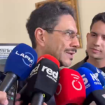 Para el candidato del Pacto Histórico, De la Espriella quiere definir la elección en Colombia con la intervención de gobiernos extranjeros.