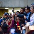 El candidato del Pacto Histórico y la Alianza por la Vida, Iván Cepeda Castro, acompañó a cientos de jóvenes que se concentraron en el centro de la ciudad para respaldar con fuerza su campaña de cara a las elecciones del próximo 21 de junio.