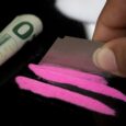 En los últimos años, el consumo de “tusi” o “cocaína rosada” ha dejado de verse únicamente como una práctica asociada a fiestas o ambientes recreativos. Lo que antes muchos percibían como una droga “menos peligrosa”