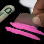 En los últimos años, el consumo de “tusi” o “cocaína rosada” ha dejado de verse únicamente como una práctica asociada a fiestas o ambientes recreativos. Lo que antes muchos percibían como una droga “menos peligrosa”