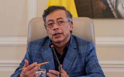 La presidenta de la Comisión de Investigación y Acusación de la Cámara de Representantes, Gloria Arizabaleta, ordenó la suspensión provisional del presidente de la República, Gustavo Petro, dentro de una investigación por presunta participación en política.