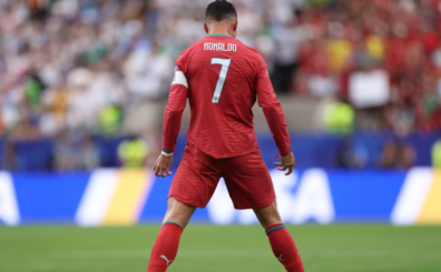 Ya habían anotado los grandes favoritos a la Bota de Oro de la Copa Mundial de fútbol de México, Estados Unidos y Canadá 2026, pero no fue hasta hoy que se inscribió en la batalla el portugués Cristiano Ronaldo.