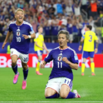 Arlington, Texas - 25 de junio: Daizen Maeda #11 de Japón celebra el primer gol de su equipo durante el partido del Grupo F de la Copa Mundial de la FIFA 2026 entre Japón y Suecia en el Estadio de Dallas el 25 de junio de 2026 en Arlington, Texas. (Foto de Julian Finney - FIFA/FIFA vía Getty Images)
