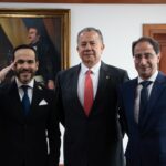 El vicepresidente de la Corte Suprema de Justicia el magistrado Hugo Quintero Bernate, recibió en visita informal al electo presidente de la República Abelardo de La Espriella quien expresó su disposición de establecer las mejores relaciones con la Rama Judicial en el marco de la colaboración armónica entre las distintas ramas del poder público. También asistió el electo vicepresidente José Manuel Restrepo.