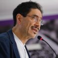 El senador Iván Cepeda declaró que no reconocerá la autoridad de Abelardo de la Espriella como presidente de la República, alegando supuestas irregularidades sobre su nacionalidad estadounidense, vínculos contractuales previos y presuntas investigaciones en el extranjero.