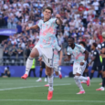 Seattle, Washington - 6 de julio de 2026: Charles De Ketelaere, número 17 de Bélgica, celebra tras marcar el primer gol de su equipo durante el partido de octavos de final de la Copa Mundial de la FIFA 2026 entre Estados Unidos y Bélgica en el Estadio de Seattle, Washington. (Foto de Alex Grimm/Getty Images)