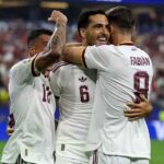 España prepara fiesta y podría escribirse en mayúsculas, porque viernes, verano y Copa Mundial de Fútbol son compinches ideales para disfrutar el partido de cuartos frente a Bélgica.