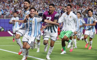 Un gran gol de Julián Álvarez y otro de Lautaro Martínez a poco del final sellaron el pase de la Albiceleste, que viajará a Atlanta para enfrentar el miércoles a Inglaterra por un lugar en la final.