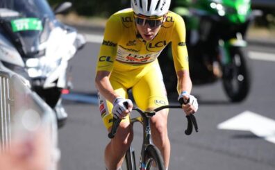 La 10ª etapa del Tour de Francia 2026, fue ganada por el ciclista esloveno Tadej Pogačar (UAE Team Emirates - XRG). Consiguió la victoria en solitario tras lanzar un ataque definitivo a 15 kilómetros de la meta en el Col de Pertus