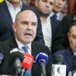 El presidente del Centro Democrático, Gabriel Vallejo, aseguró que la decisión del partido de aspirar a la Presidencia del Senado no contradice su condición de partido de gobierno,