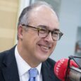 Como nuevo presidente del Banco de Bogotá, Juan Carlos Echeverry aseguró que la prioridad es proteger a los sectores exportadores, entre ellos cafeteros, floricultores, aguacateros y productores de limón, ante la fuerte apreciación del peso colombiano.