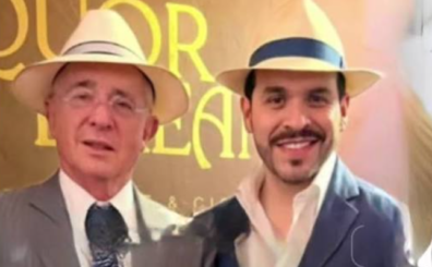Alvaro Uribe y Abelardo de la Espriella.