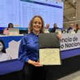Maritza Álvarez Barrera recibio su credencial como Reprentante a la Cámara por el partido MIRA-Centro Democrático