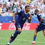 Kylian Mbappé quedó nuevamente con la Bota de Oro adidas después de una gran segunda parte en el partido por el bronce de la Copa Mundial 2026 .