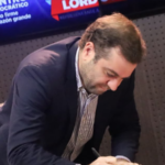 Senador Enrique Cabrales radico propuesta en el Congreso para restringir plataformas a menores de 16 años y cuidar su salud.
