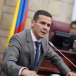 El congresista de Cambio Radical Carlos Cuenca fue el que llevó varios procesos contra el presidente Gustavo Petro en esa corporación.
