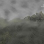 Figura fi. Registro de la cámara Mina, ubicada a 2,2 km al norte del volcán Puracé, que muestra desgasificación el 2 de agosto de 2026 a las 6:13 p. m.
