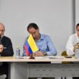 El Vicepresidente de la República de Colombia, José Manuel Restrepo, visitó Manizales para liderar la sesión del Puesto de Mando Unificado (PMU). Su objetivo principal fue coordinar el plan de reconstrucción de Caldas tras el devastador terremoto de magnitud 7,4 ocurrido el pasado 10 de agosto.