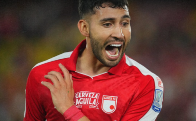 Santa Fe consiguió en el Estadio El Campín de Bogotá una sufrida victoria por la mínima diferencia (1-0) frente al Deportes Tolima. La única anotación del comproiso llego por cuenta de Nahuel Bustos a los 61 minutos.