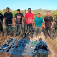 Las Fuerzas Militares y la Policía Nacional avanzan en su objetivo de desarticular las estructuras del grupo narcoterrorista Autodefensas Conquistadoras de la Sierra Nevada. Cinco de sus presuntos integrantes fueron capturados en las últimas horas. Foto: Fuerza Pública
