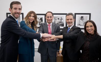 el Canciller Omar Bula, el Vicepresidente José Manuel Restrepo, la Embajadora María Consuelo Araújo, junto a la enviada especial Kristi Noem y el subsecretario Juan Pablo Segura, ratifica la prioridad que representa la alianza estratégica y la diplomacia proactiva para ambos gobiernos.