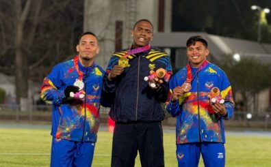 En atletismo, Ronal Longa se convirtió en uno de los grandes protagonistas del día al conquistar la medalla de oro en los 100 metros masculino con un registro de 10.10 segundos.