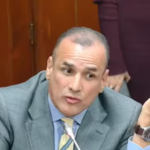 El presidente Abelardo de la Espriella solicitó la renuncia de Carlos René Montoya Muñoz, quien se desempeñaba como presidente de Colpensiones.