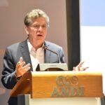 Bruce Mac Master renunció este 1 de octubre a la presidencia de la ANDI, cargo que ocupaba desde diciembre de 2013.