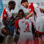 Independiente Santa Fe derrotó 1-0 a Independiente Medellín en condición de visitante. El único gol del compromiso fue obra del defensor Víctor Andrés Moreno Córdoba al minuto 87, dándole los tres puntos al cuadro "Cardenal" en el estadio Metropolitano Ditaires de Itagüí por la fecha 13 de la Liga BetPlay 2026-II.@SantaFe