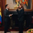 Beatriz Eugenia Vélez asumió como nueva presidenta de Colpensiones tras ser posesionada por el presidente Abelardo De La Espriella y la ministra de Trabajo, Natalia López, en la Casa de Nariño.